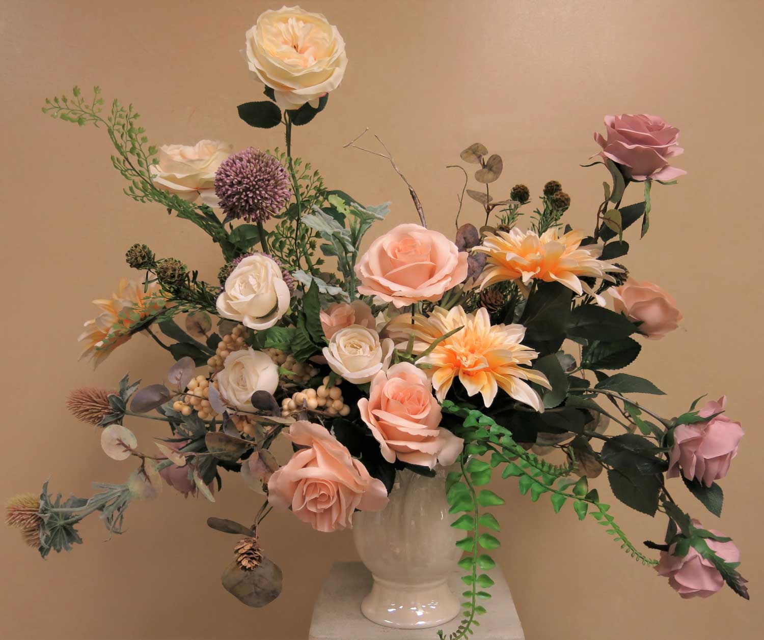 by_Teleflora-Thistle-kylie-dahlia