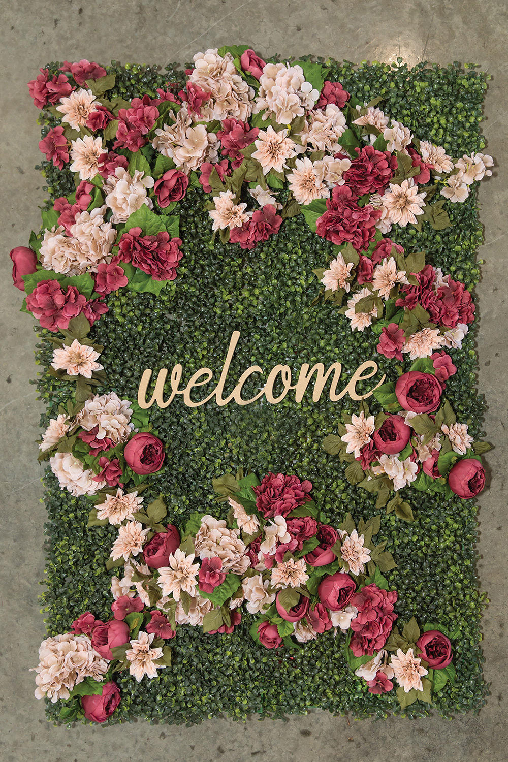 by_boxwood-cabbagerose-dahlia-hydrangea