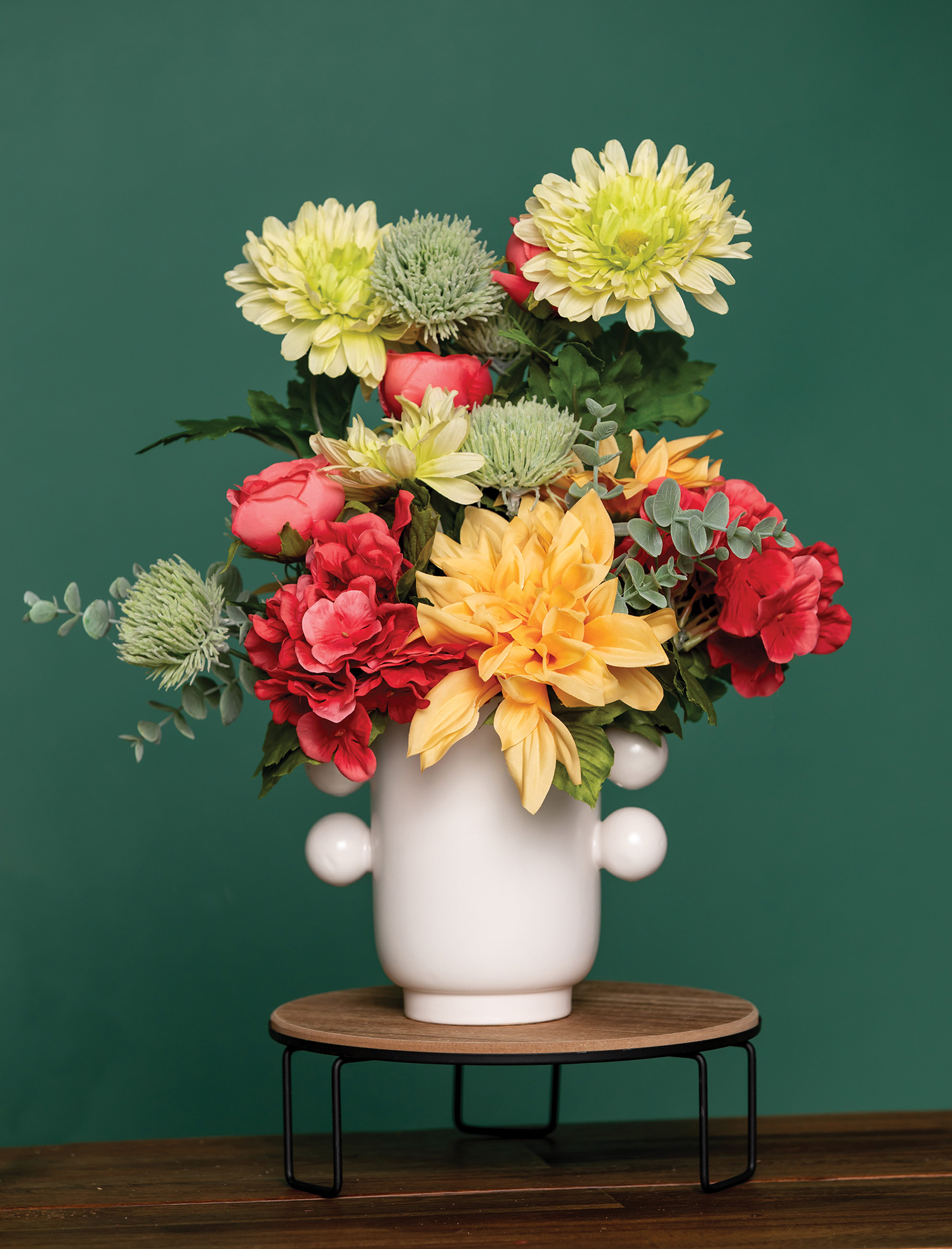 by_dahlia-protea-hydrangea-minicabbage-gerbera-farley