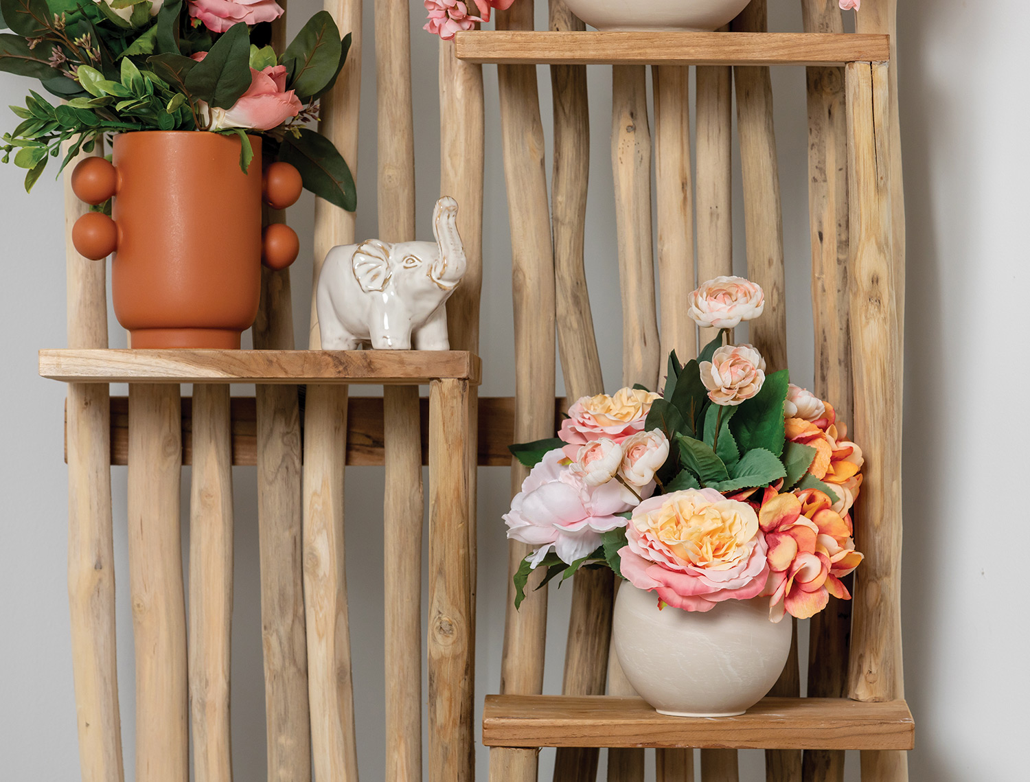 by_hydrangea-cabbagerose-ranunculus-astrid