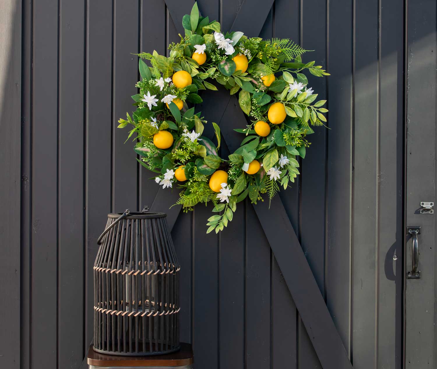 by_lemon-wreath-barndoor-horizontal