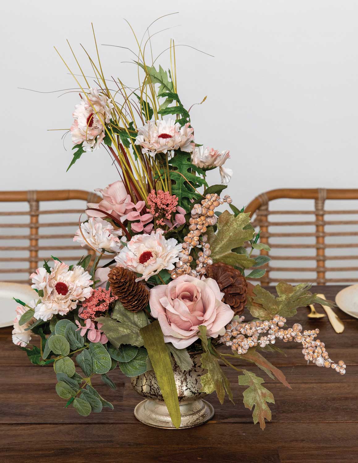 by_winter-blush-compote-arrangement